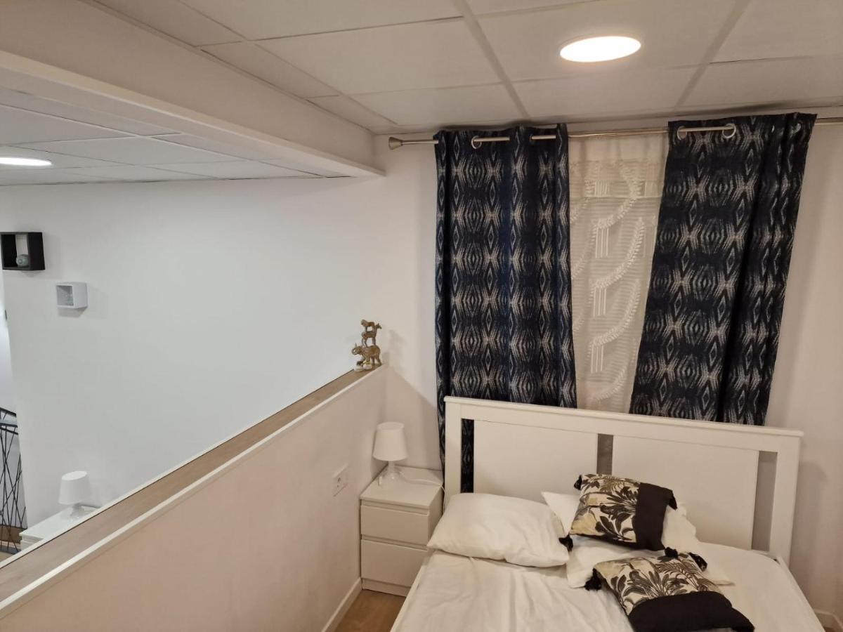 Moderno Apartamento Del Arquitecto Aparthotel Valencia Luaran gambar
